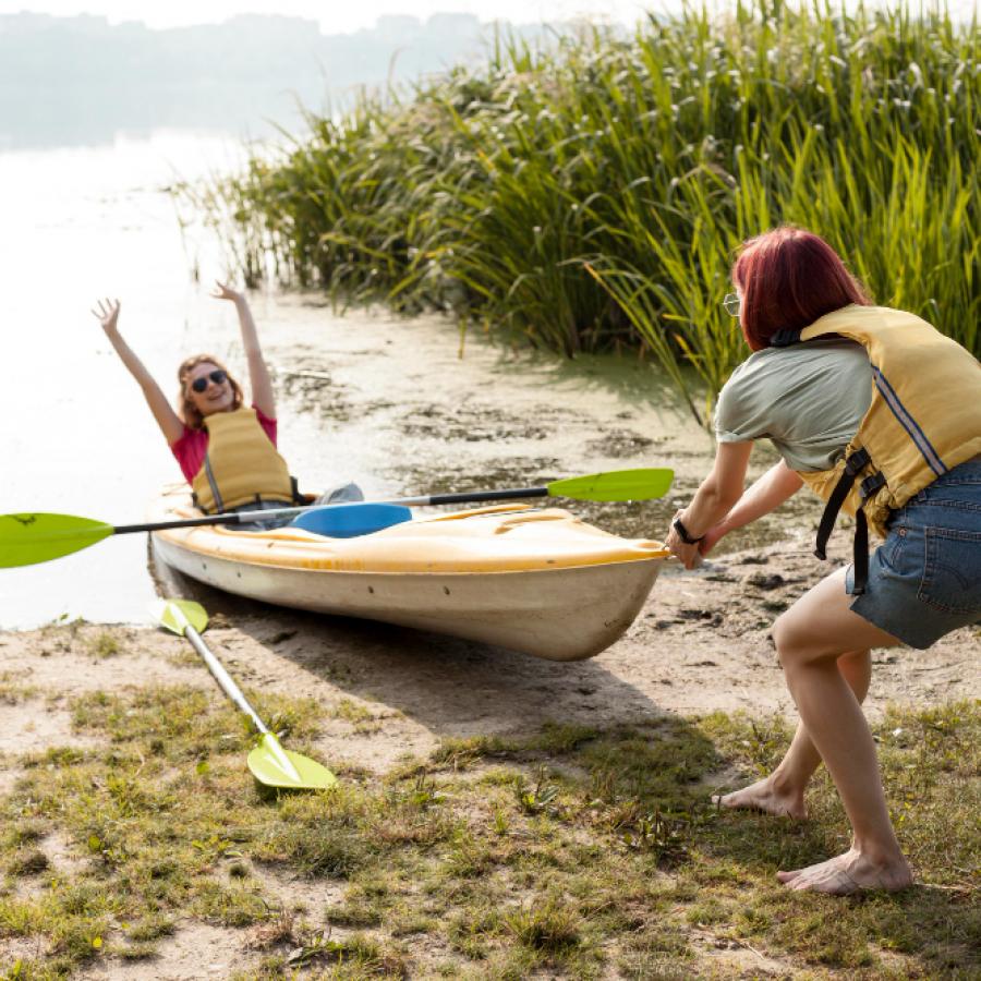 Chèo thuyền quanh đảo